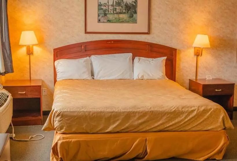 Hotelli Colfax Inn By Marifah