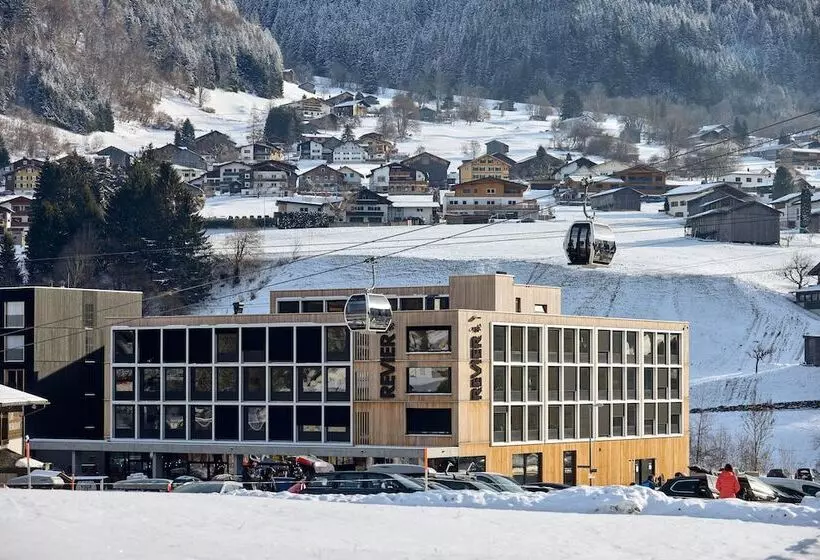Hotelli Revier Mountain Lodge Montafon