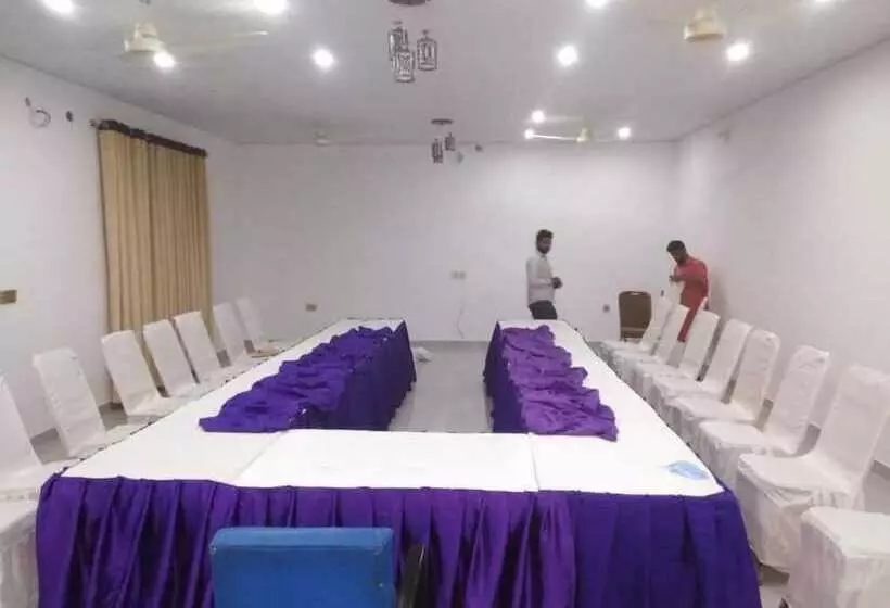 هتل Shaheen Continental Multan