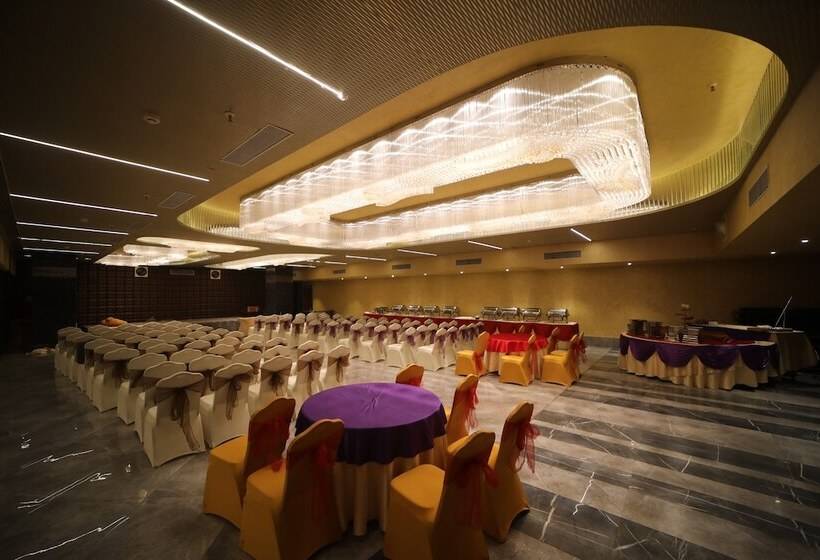 ホテル Vits Bharat Nanded