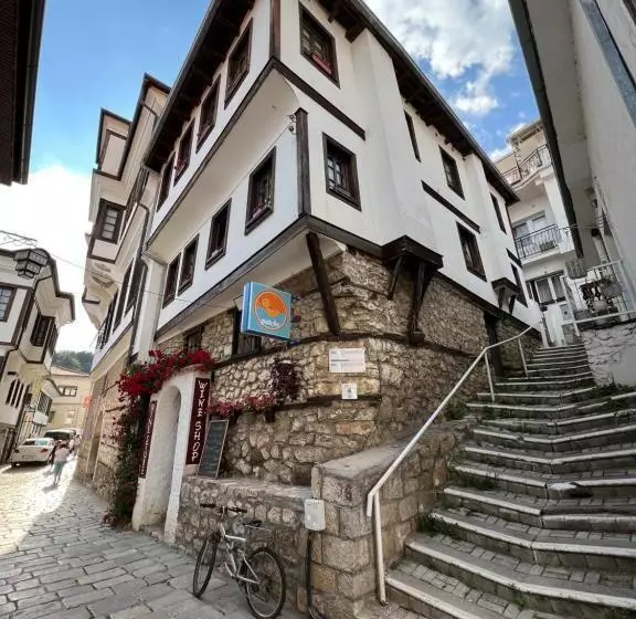 Patche Residence A Wine Cellar Hideaway In The Historic Home Of Revolutionary Metodi Patche