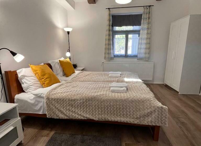 膳宿费 Vitamin K73 Vendégház