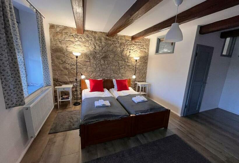 膳宿费 Vitamin K73 Vendégház