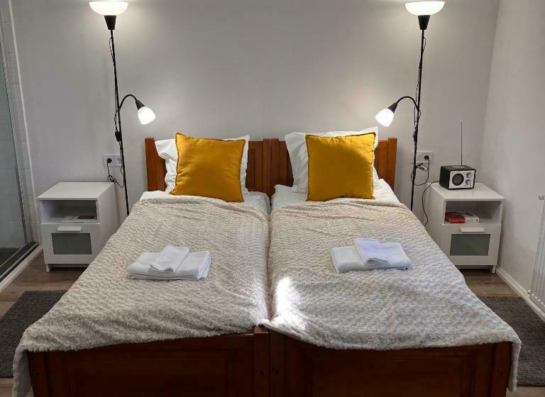 膳宿费 Vitamin K73 Vendégház