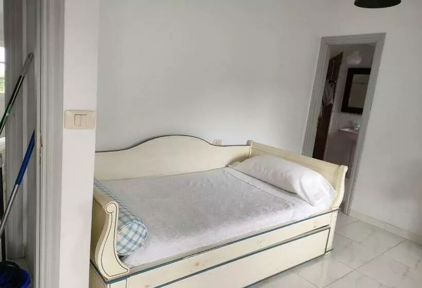 Pension Mar De Rosa