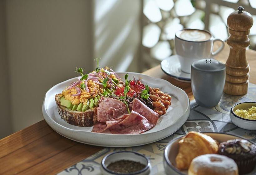 Royal Avila Boutique Resort