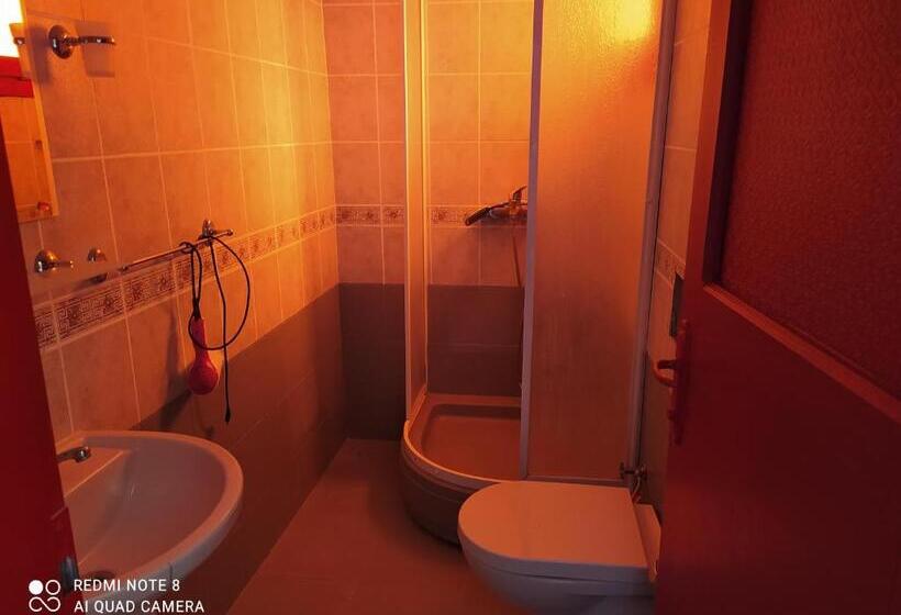 Dionysos Otel & Restoran & Ada Kahvaltı