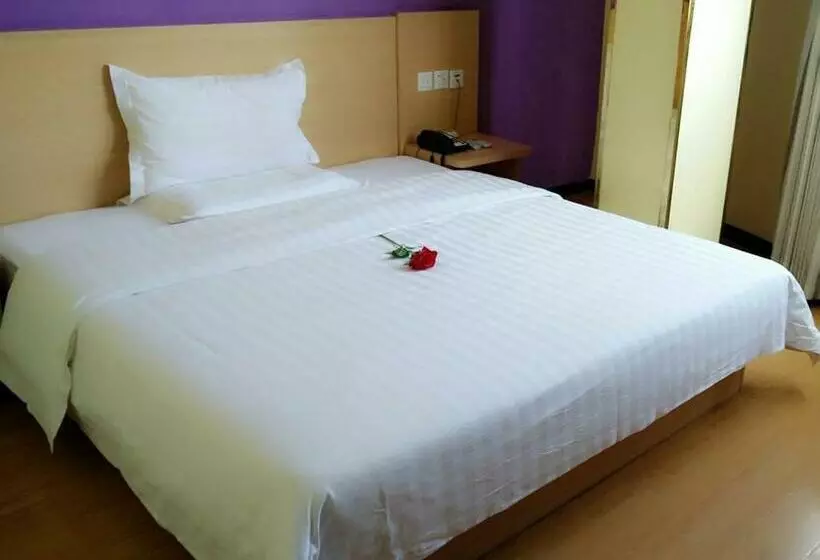 ホテル 7days Inn Huanggang Luotianhedong Street Dabieshan Night Supper Plaza