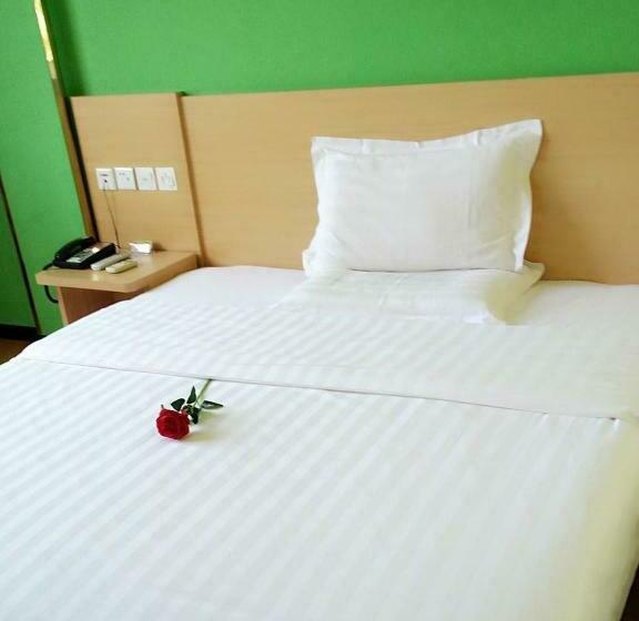 Hotel 7days Inn Huanggang Luotianhedong Street Dabieshan Night Supper Plaza