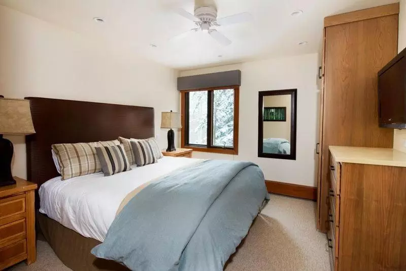 Hotelli 3 Bedroom Mountain Residence In The Heart Of Aspen With Amenities Including Heated Pool, Hot Tubs, G