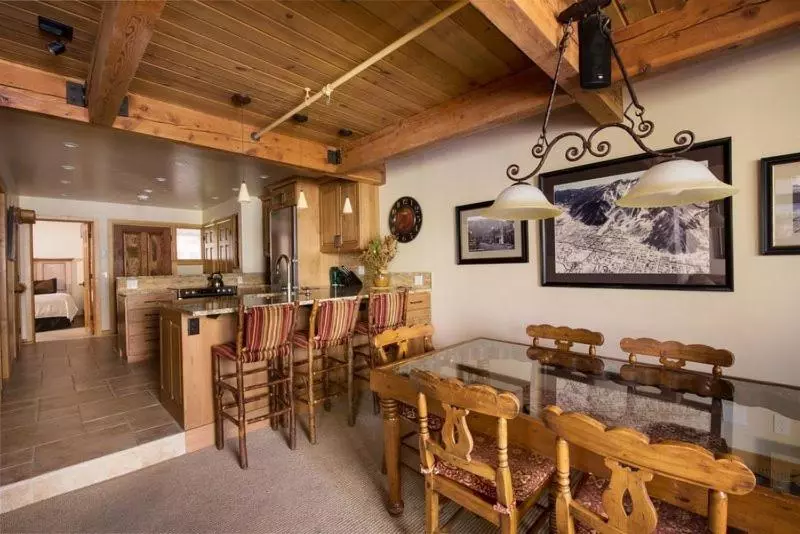 Hotelli 3 Bedroom Mountain Residence In The Heart Of Aspen With Amenities Including Heated Pool, Hot Tubs, G