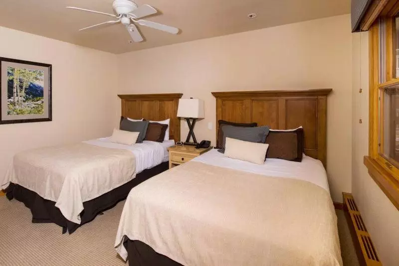 Hotelli 3 Bedroom Mountain Residence In The Heart Of Aspen With Amenities Including Heated Pool, Hot Tubs, G