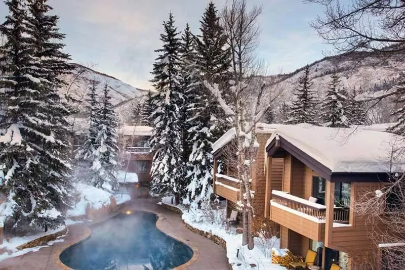 Hotelli 3 Bedroom Mountain Residence In The Heart Of Aspen With Amenities Including Heated Pool, Hot Tubs, G