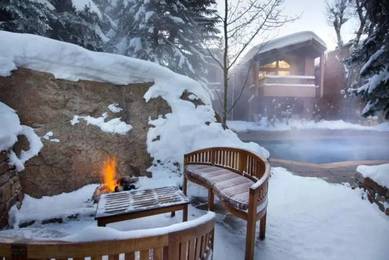 Hotelli 3 Bedroom Mountain Residence In The Heart Of Aspen With Amenities Including Heated Pool, Hot Tubs, G