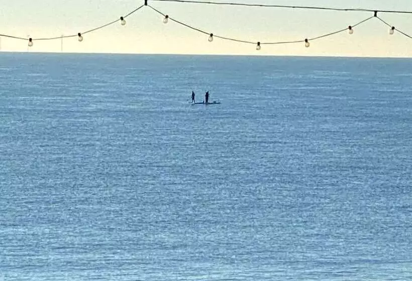 Worthing Beach 180   2 Bed Seafront Apartment With Private Parking