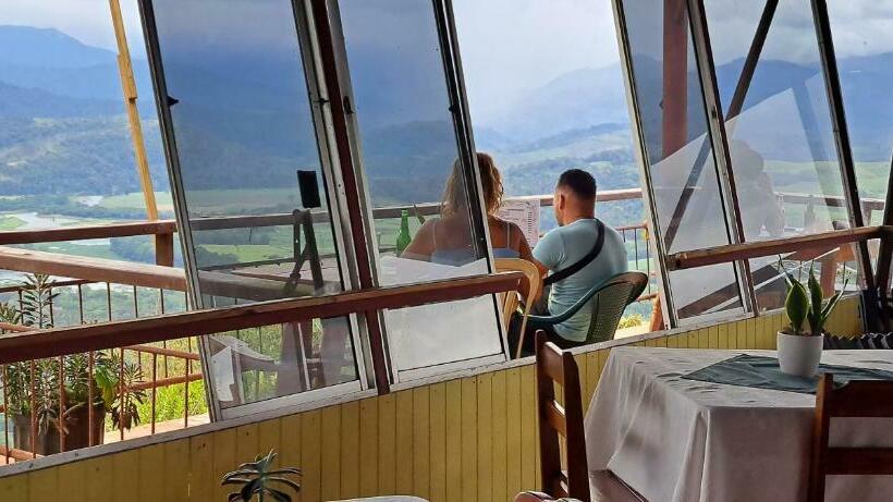 فندق صغير Poc