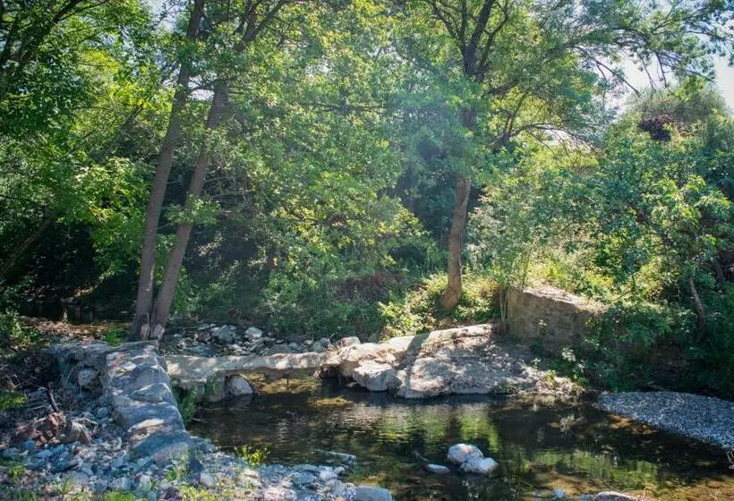 Aamiaismajoitus (B&B) Villa D Illouvre