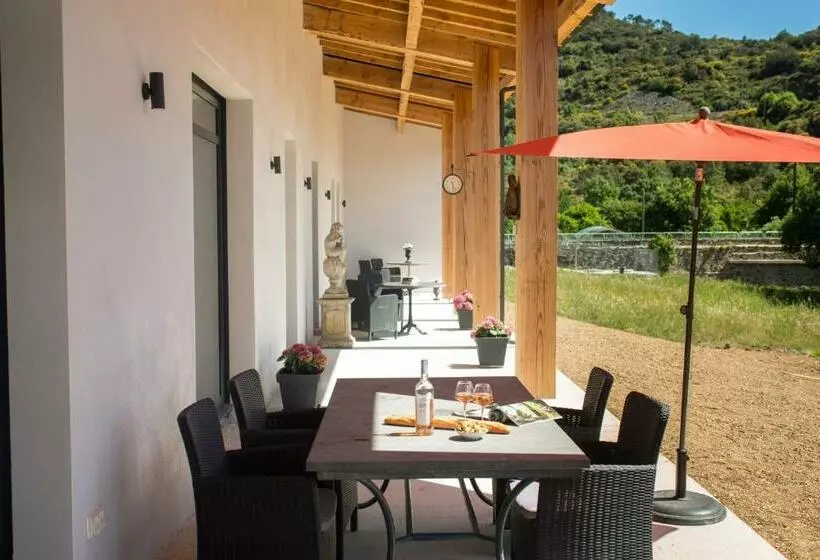 Aamiaismajoitus (B&B) Villa D Illouvre