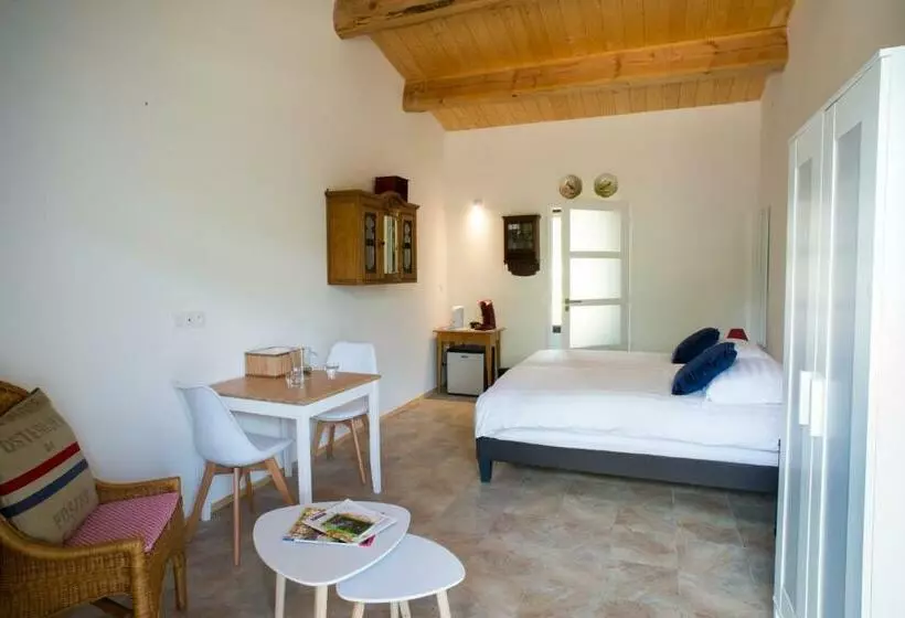 Aamiaismajoitus (B&B) Villa D Illouvre