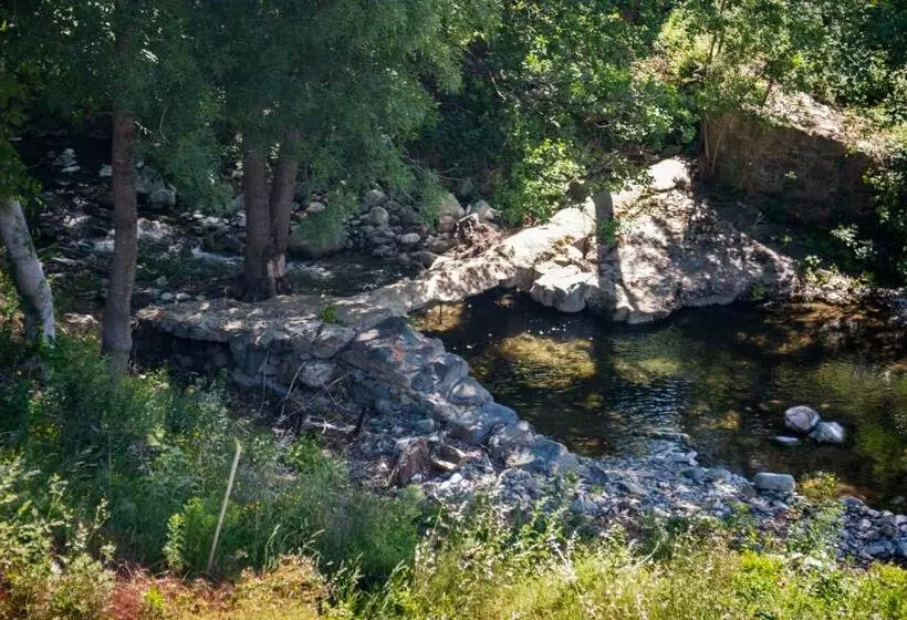 Aamiaismajoitus (B&B) Villa D Illouvre