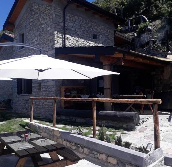 Отель Le Casette Di Laila