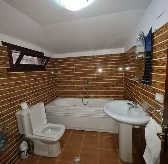 ホテル Sofra Kolonjare Agroturizem