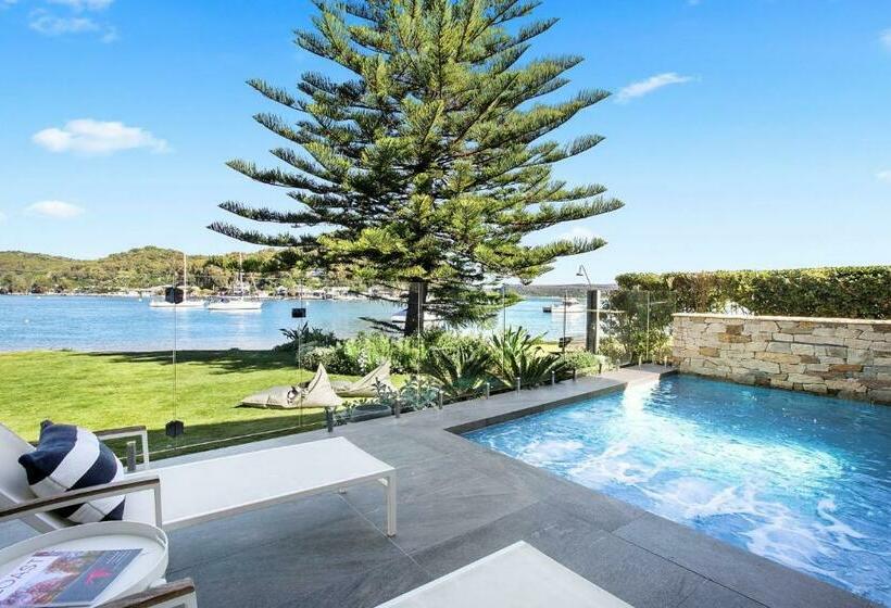 Le Booker Beachfront