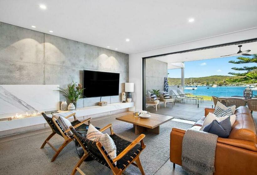 Le Booker Beachfront