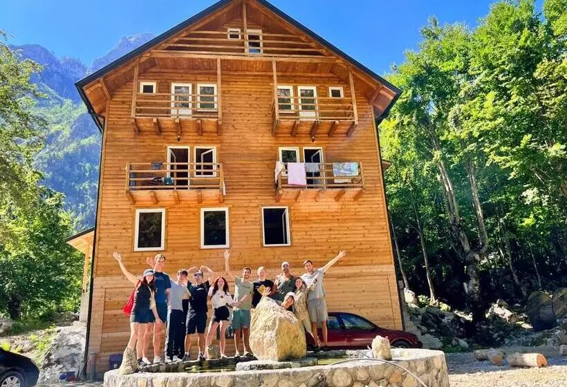 ペンション Adenisi Guesthouse