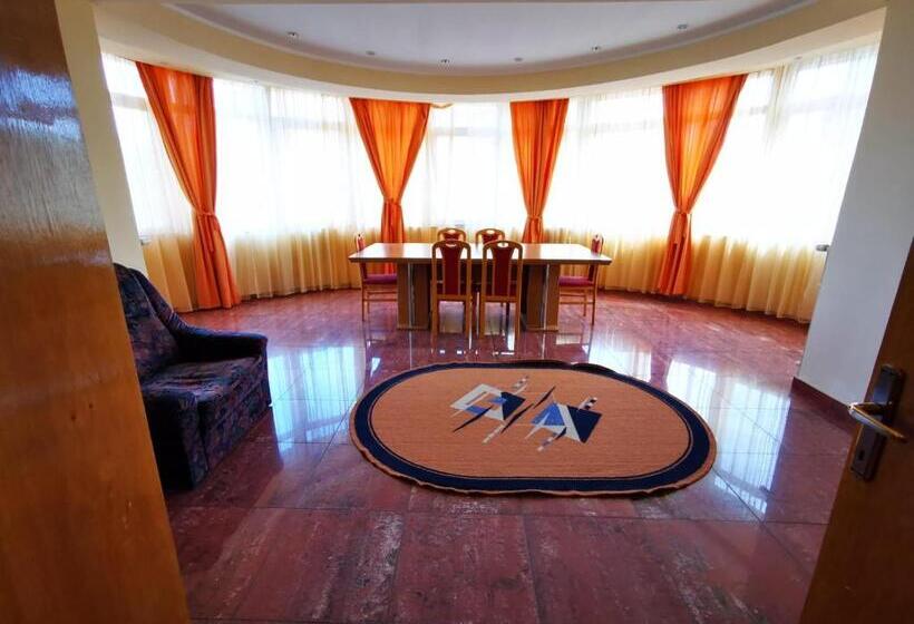 پانسیون Apartamente Vila Arcadia