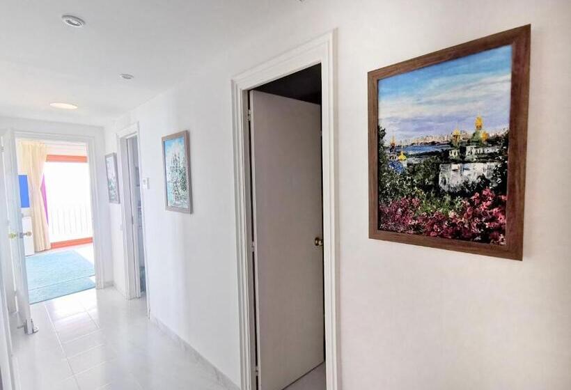 Spacious Seafront Apartment