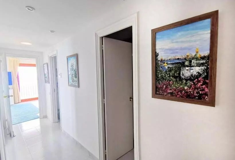 Spacious Seafront Apartment