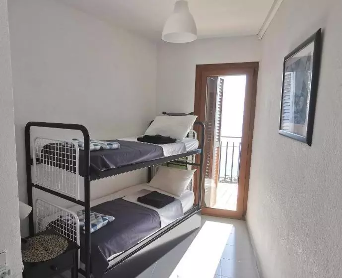 Spacious Seafront Apartment