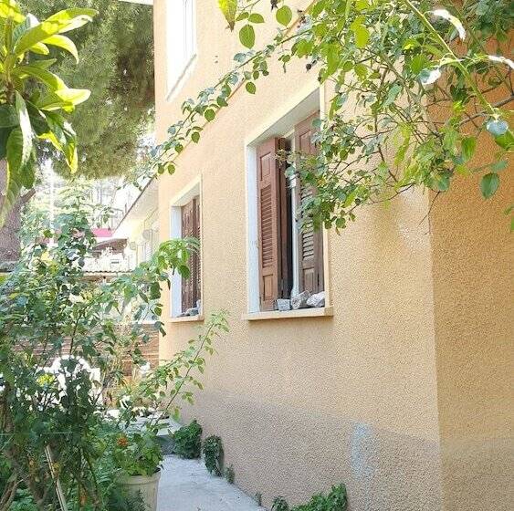 مبيت وإفطار Ayvalık Pansiyon