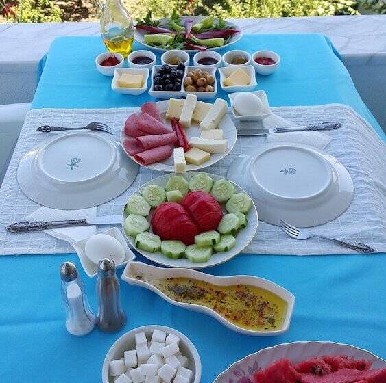 مبيت وإفطار Ayvalık Pansiyon