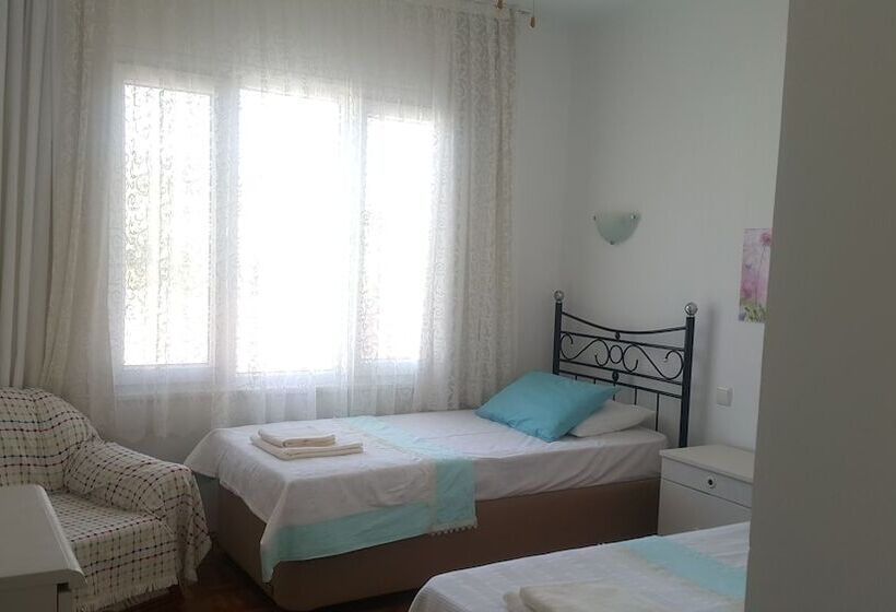 مبيت وإفطار Ayvalık Pansiyon