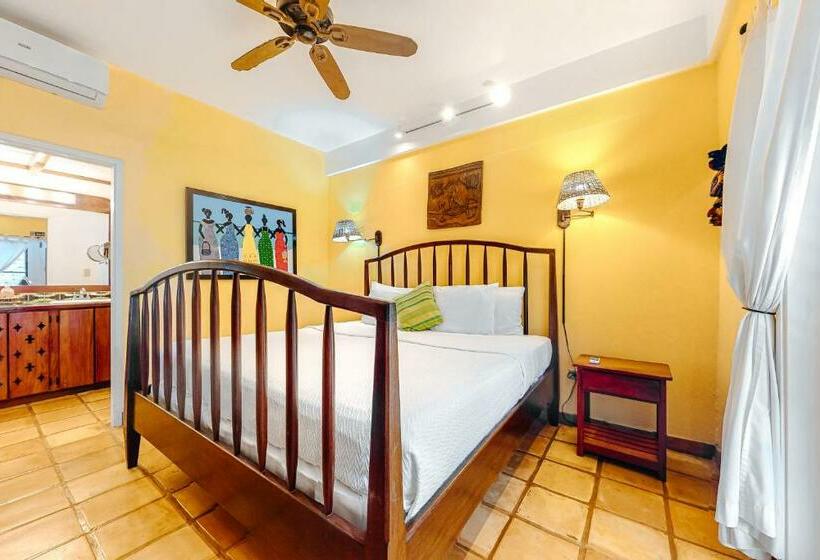 Hotel Condo #24 @ Beachside Villas