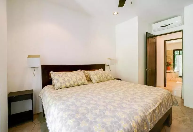 Hotelli Makara Suite Mariposa Ground Floor