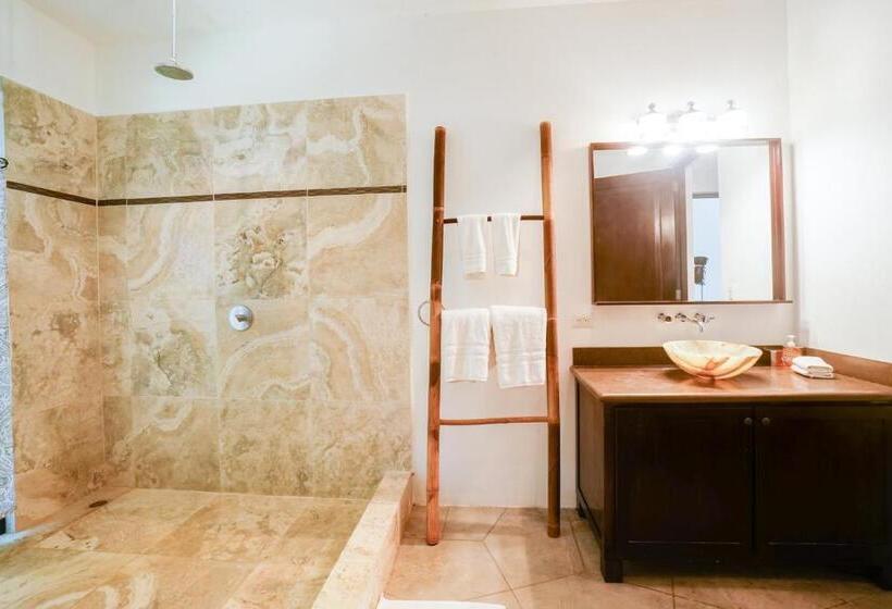 هتل Makara Suite Mariposa Ground Floor