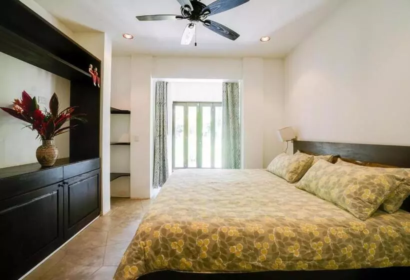 Hotelli Makara Suite Mariposa Ground Floor