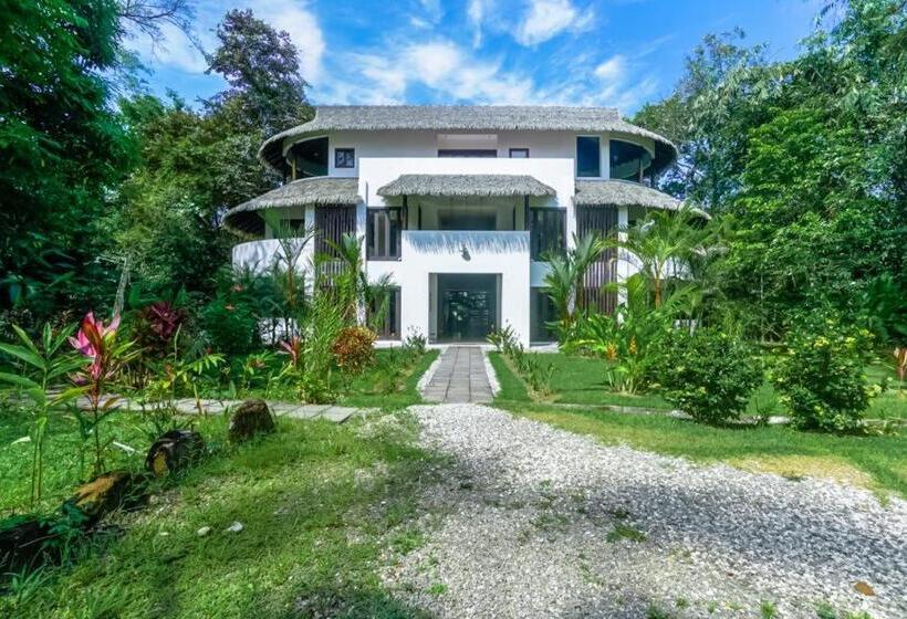 هتل Makara Suite Mariposa Ground Floor