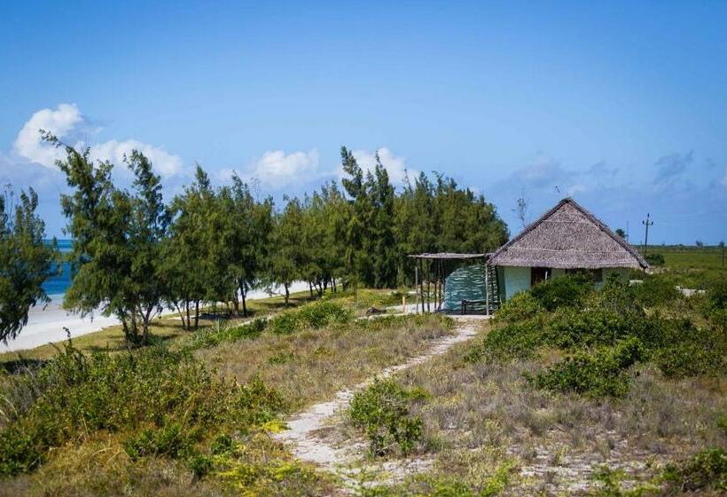 בית מלון כפרי Namahamade Lodge Restaurante & Beach Bar