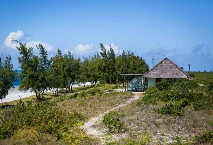 ホテル Namahamade Lodge Restaurante & Beach Bar