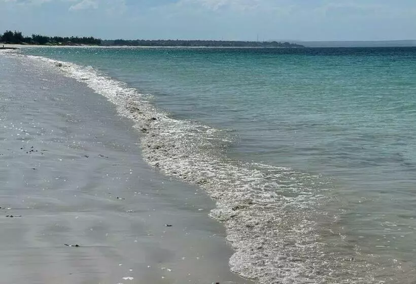 ホテル Namahamade Lodge Restaurante & Beach Bar