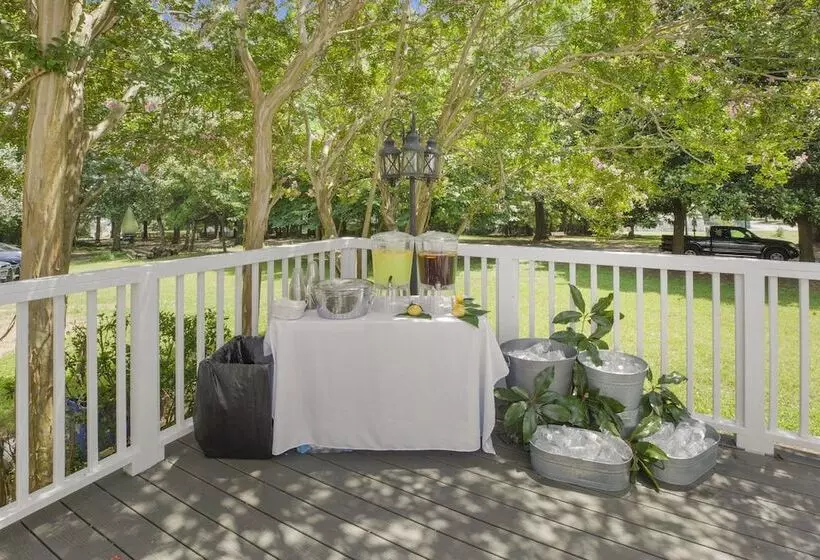 Liberty Hall Bed And Breakfast