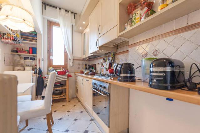 پانسیون Locchi