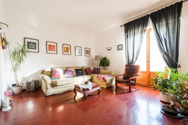 پانسیون Locchi