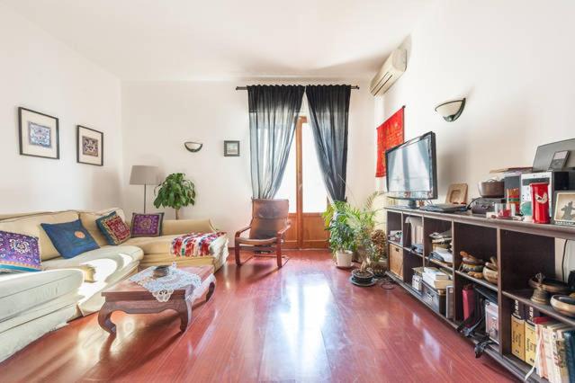 پانسیون Locchi