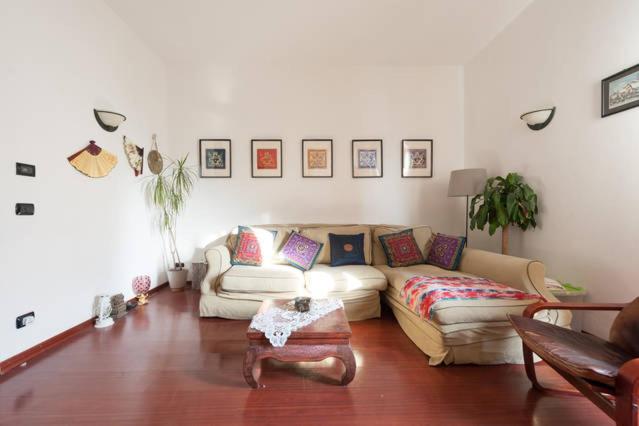 پانسیون Locchi