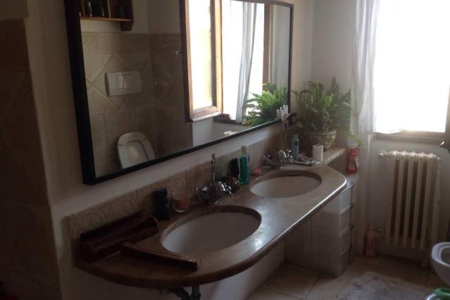 پانسیون Locchi